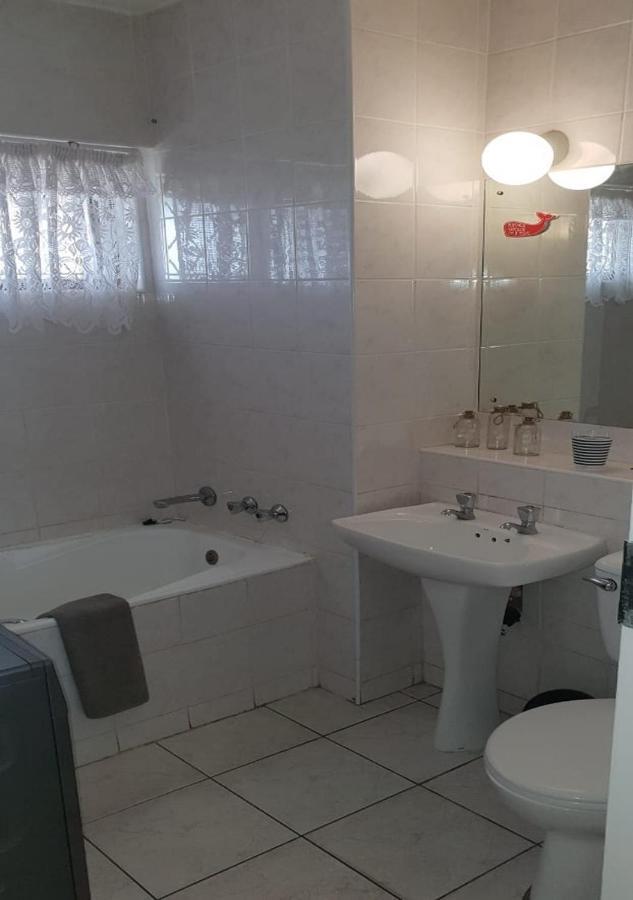 Stella Maris 142 Apartment Amanzimtoti Ngoại thất bức ảnh